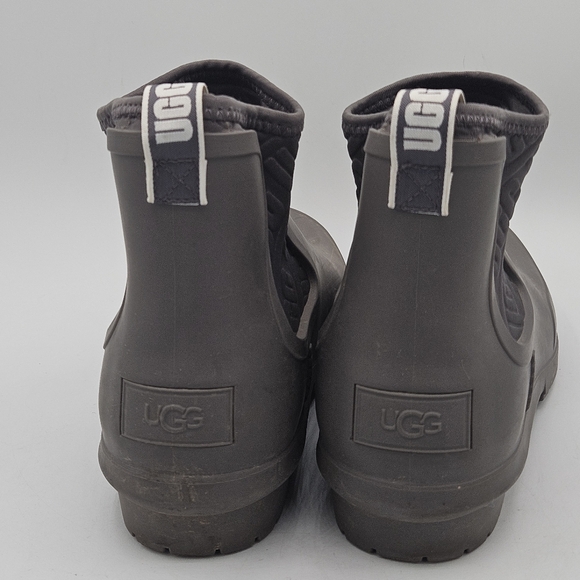 UGG Women's 9 Chevonne Rain/Snow Boot w/ Sheepskin Insoles in Charcoal - Picture 7 of 14